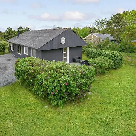 3 Bedroom Cozy Home In Hvide Sande Bjerregard
