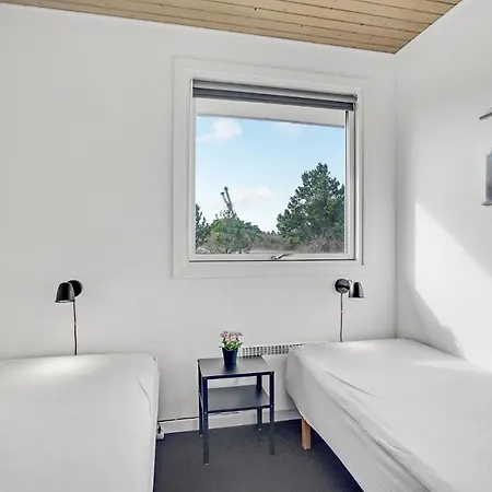 3 Bedroom Cozy Home In Hvide Sande *